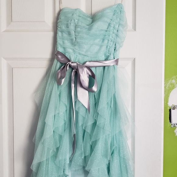 Beautiful strapless dress - Picture 1 of 3